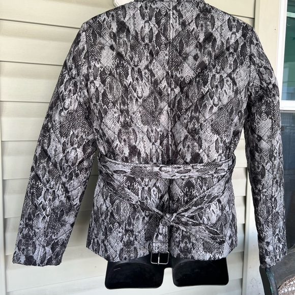 Jones New York Front Zip Quilted Jacket Medium Lined Padded Belt Tie Grey $169 - Picture 3 of 13